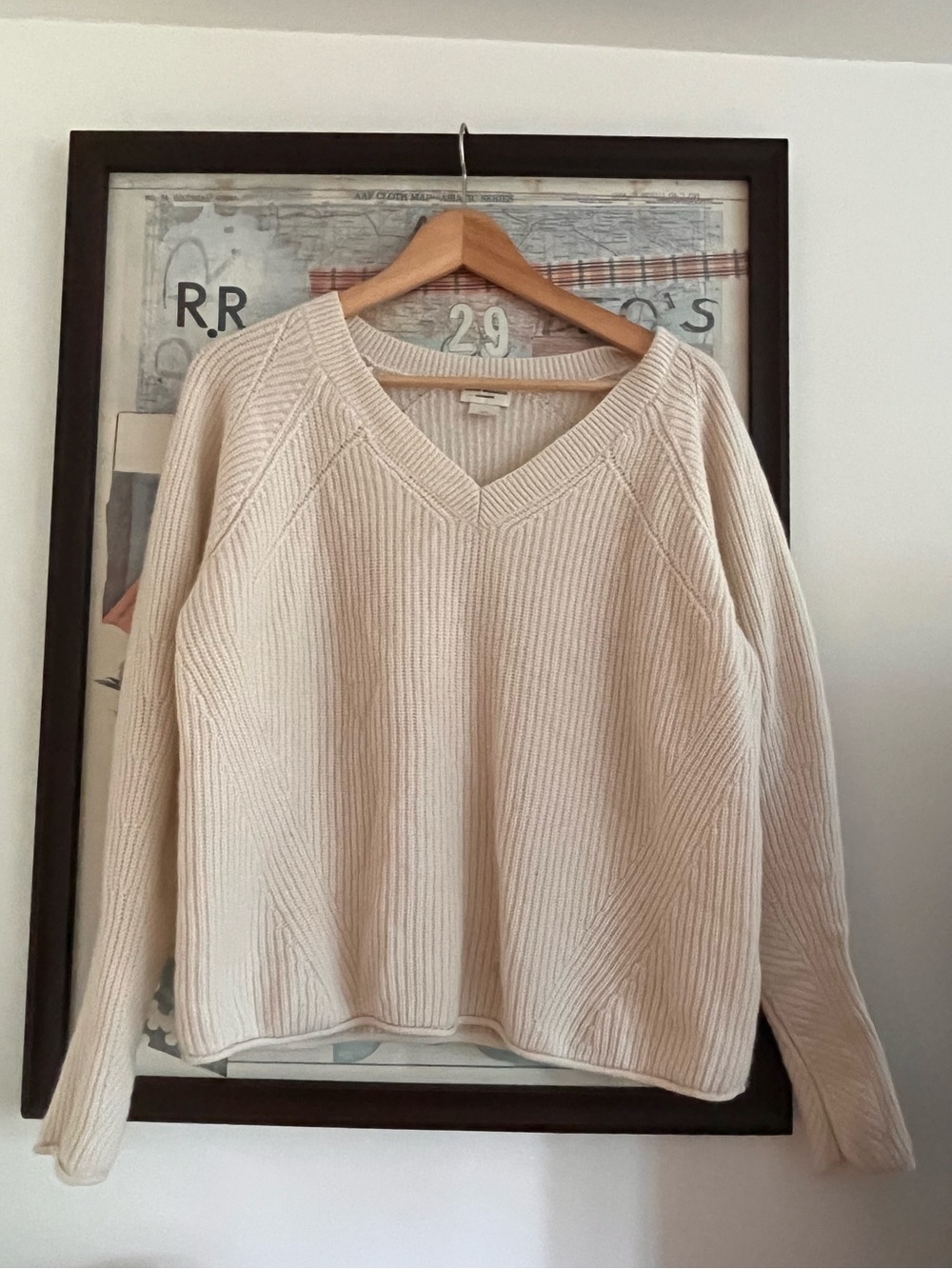 Club Monaco 100% Cashmere Ribbed V-Neck Slouchy Oversized V-Neck Sweater Ivory S